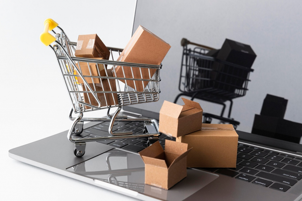 laptop-shopping cart-shopping boxes